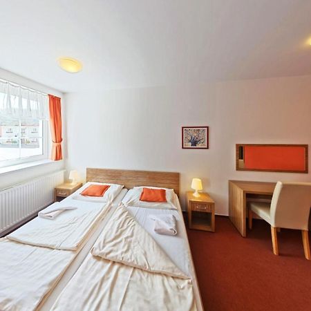 Wellness Hotel Hukvaldy Polopenze A Wellness V Cene Pribor Exterior foto