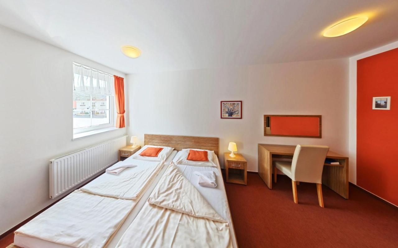 Wellness Hotel Hukvaldy Polopenze A Wellness V Cene Pribor Exterior foto