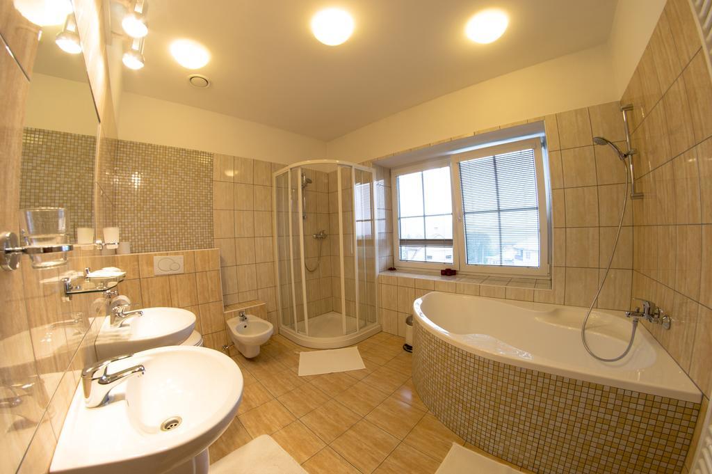 Wellness Hotel Hukvaldy Polopenze A Wellness V Cene Pribor Exterior foto
