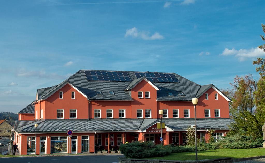 Wellness Hotel Hukvaldy Polopenze A Wellness V Cene Pribor Exterior foto
