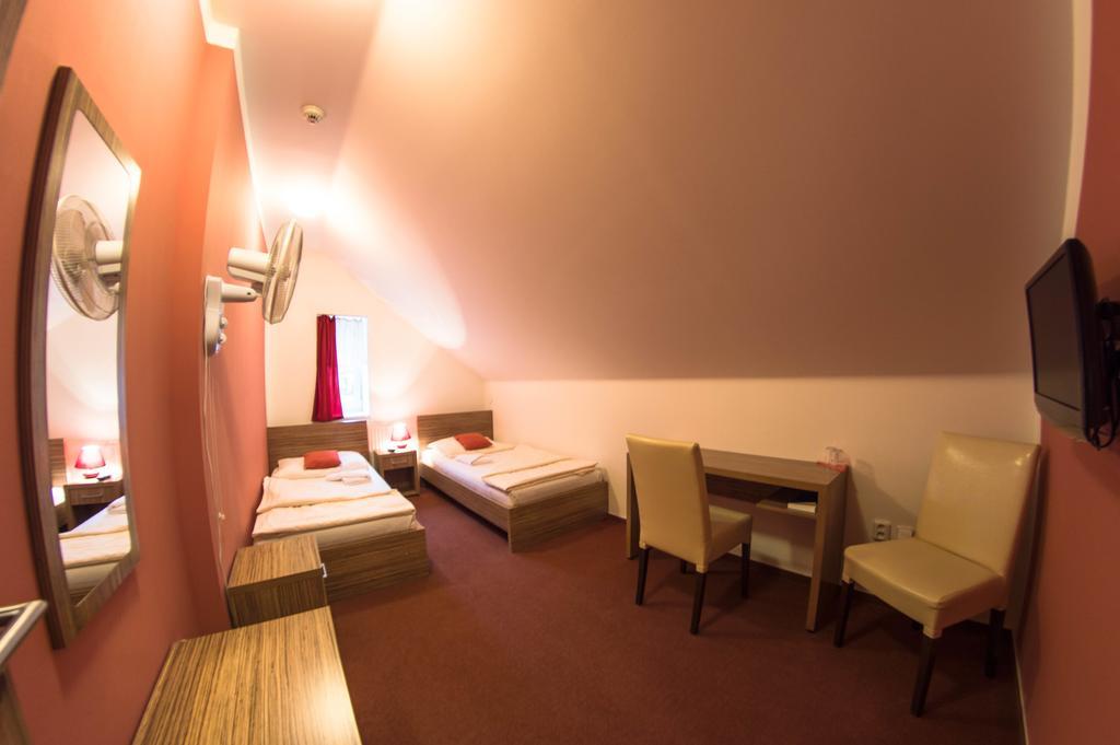 Wellness Hotel Hukvaldy Polopenze A Wellness V Cene Pribor Exterior foto