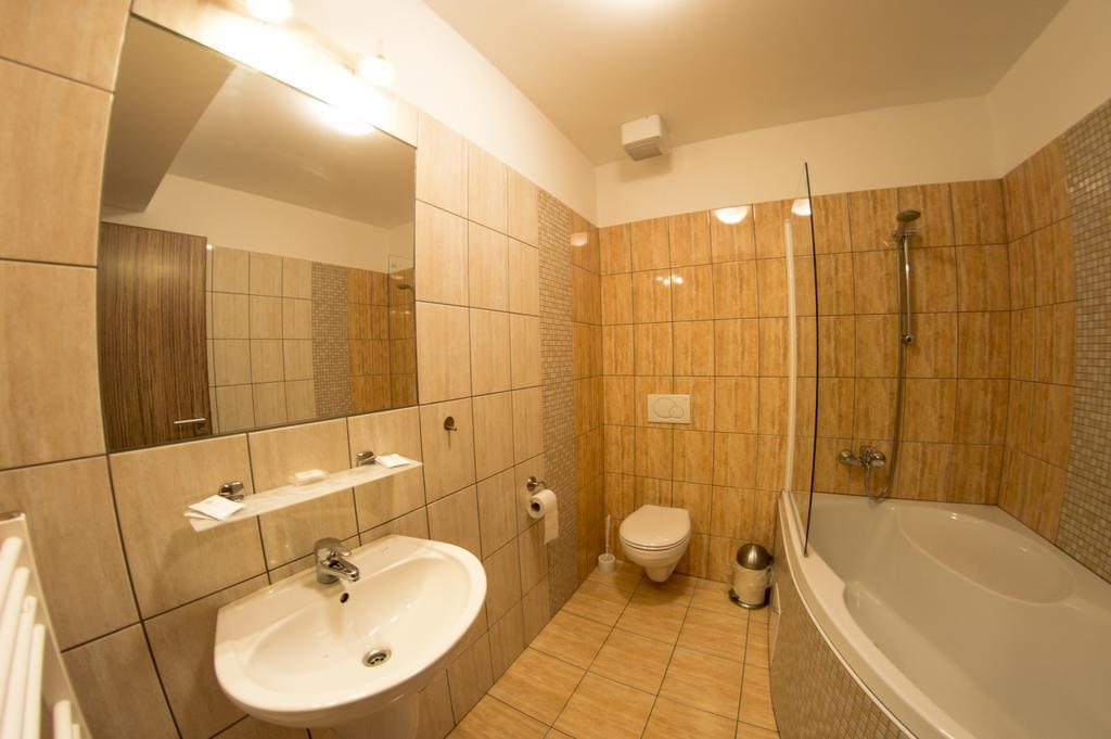 Wellness Hotel Hukvaldy Polopenze A Wellness V Cene Pribor Exterior foto